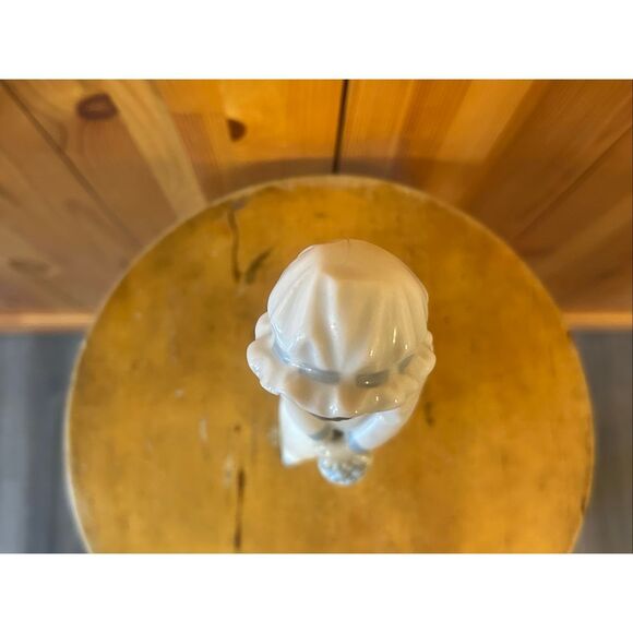 Vintage Lladro Zaphir Porcelain Figurine Girl in Bonnet w/ Flower Basket 10" (55 - Picture 5 of 6